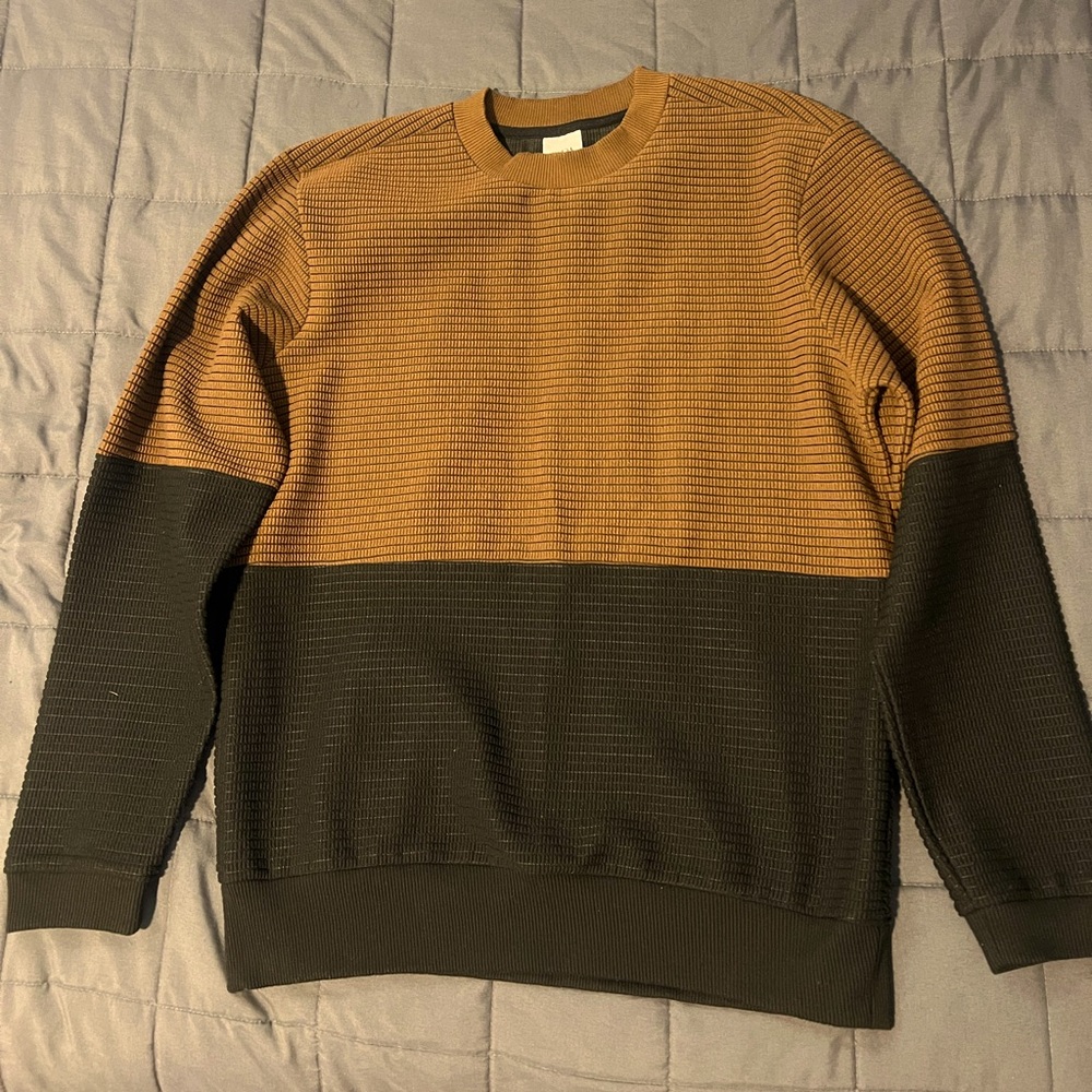 Zara Medium crewneck sweater